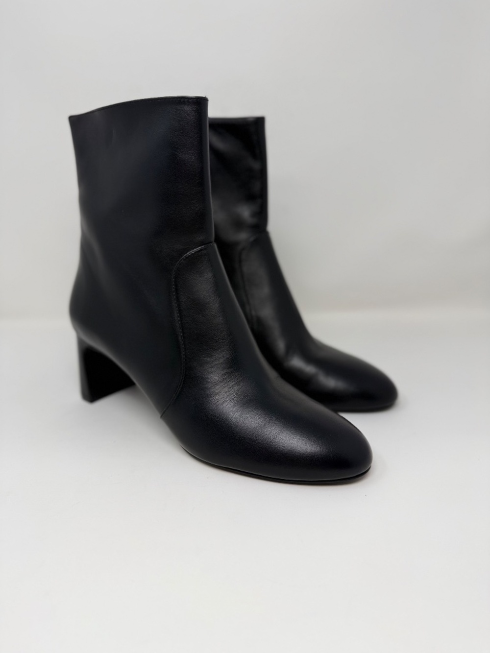 New Stuart Weitzman Babette Zip Bootie 60MM Black Leather Sz 8 - Picture 3 of 13